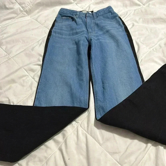 Pacsun Eco Two Toned 90s Boyfriend Jeans Black/ Blue Denim High Waisted size 23 - Picture 3 of 5